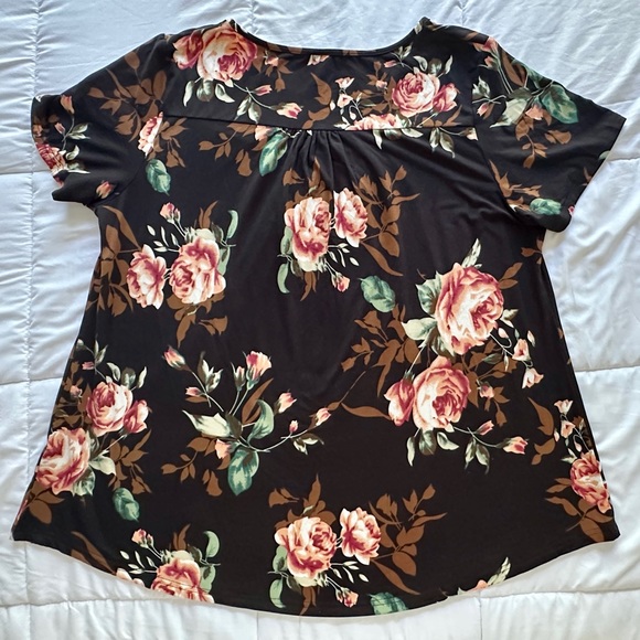 LETDIOSTO Black Floral Top - Picture 5 of 6